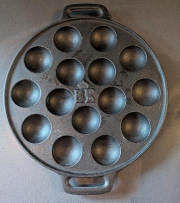 Antieke zware poffertjes pan van BK beschikbaar voor biedingen