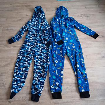 2 Onesies Maat 158-164 beschikbaar voor biedingen