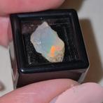 Ruwe opaal in doosje, Sieraden, Tassen en Uiterlijk, Edelstenen, Ophalen of Verzenden, Zo goed als nieuw