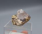 Fluoriet - Lavrion, Griekenland (UV LW), Ophalen of Verzenden, Mineraal