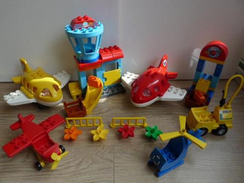 * Duplo: Groot Vliegveld met 4 vliegtuigen, vliegtuig *, Kinderen en Baby's, Speelgoed | Duplo en Lego, Gebruikt, Duplo, Losse stenen
