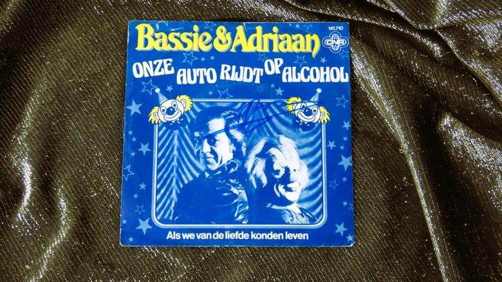 Bassie & Adriaan – Onze Auto Rijdt Op Alcohol GESIGNEERD!, Cd's en Dvd's, Vinyl | Nederlandstalig, Ophalen