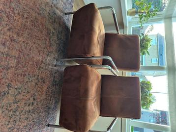 2 Fauteuils (bruin leer) TEAB beschikbaar voor biedingen