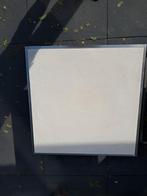 Bijzettafel crème kleurig 70x70 27 cm hoog van steen., Huis en Inrichting, Tafels | Bijzettafels, Ophalen, Minder dan 45 cm, Minder dan 55 cm