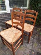 GRATIS 3 houten stoelen, Huis en Inrichting, Stoelen, Drie, Gebruikt, Ophalen of Verzenden, Bruin
