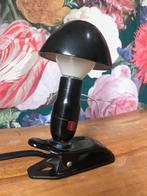 Retro vintage zwart bakelieten tafellampje van Hergil, Huis en Inrichting, Lampen | Tafellampen, Minder dan 50 cm, Retro vintage