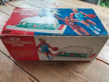 Basketbal spel minimaal 45 jaar oud beschikbaar voor biedingen