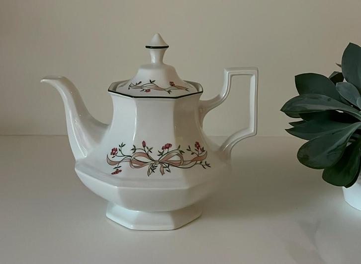 Johnson Brothers Eternal Beau theepot, Antiek en Kunst, Antiek | Servies los, Ophalen of Verzenden