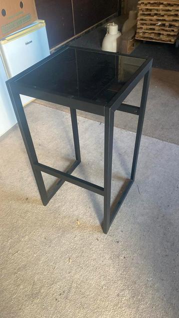 Bijzettafel  beschikbaar voor biedingen
