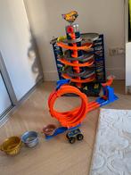 Hot Wheels garege vol met auto’s en baan met monstertruck, Ophalen of Verzenden, Zo goed als nieuw, Handmatig, Hot Wheels
