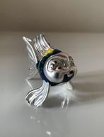 Zilveren vis, miniatuur met geëmailleerd middenstuk., Ophalen of Verzenden, Zilver
