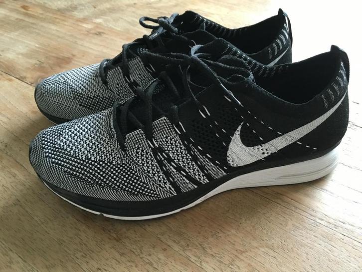 Nieuwstaat Nike Flyknit Trainer Yeezy Oreo Sneakers 40.5, Kleding | Heren, Schoenen, Zo goed als nieuw, Sneakers of Gympen, Zwart