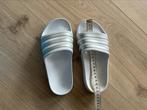 Adidas kinderslippers maat 34-35, Adidas, Jongen of Meisje, Overige typen, Ophalen of Verzenden