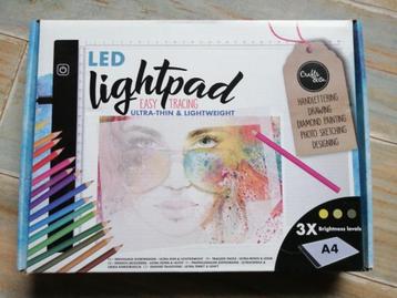 Led lightpad easy trasing A4 Crafts&Co 10 euro  beschikbaar voor biedingen