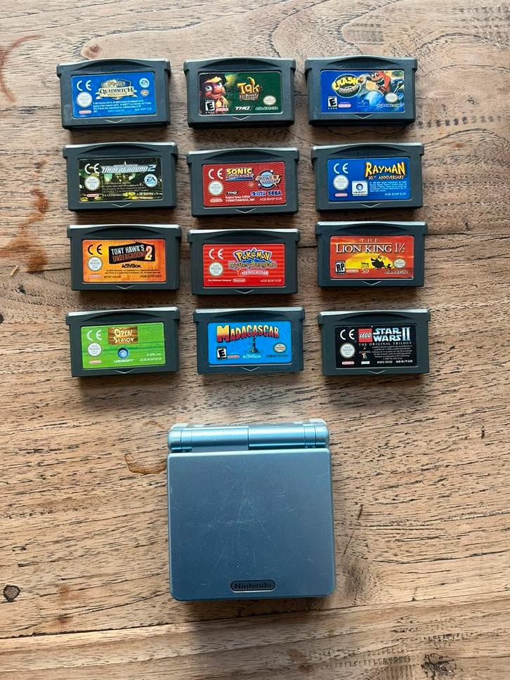Nintendo gameboy advance SP met 13 spellen en lader, Spelcomputers en Games, Spelcomputers | Nintendo Game Boy, Gebruikt, Game Boy Advance SP