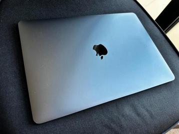 Macbook air 13 inch bouwjaar 2019 met lage laadcycli 107 beschikbaar voor biedingen
