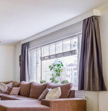 Witte kunstof shutters, twee keer 60cm breed, raambekleding beschikbaar voor biedingen