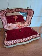 Sieraden muziekdoos met spiegel en danseresje 50-er jaren., Ophalen of Verzenden, Rechthoekig, Minder dan 50 cm