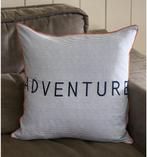 Riviera Maison Nieuw kussenhoes - Adventure, Huis en Inrichting, Woonaccessoires | Kussens, Ophalen of Verzenden, Nieuw, Blauw