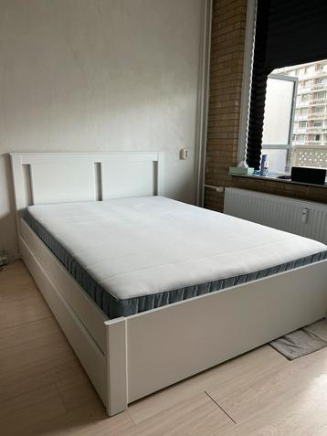 140x 200 IKEA Bed with drawers and mattress (can deliver)