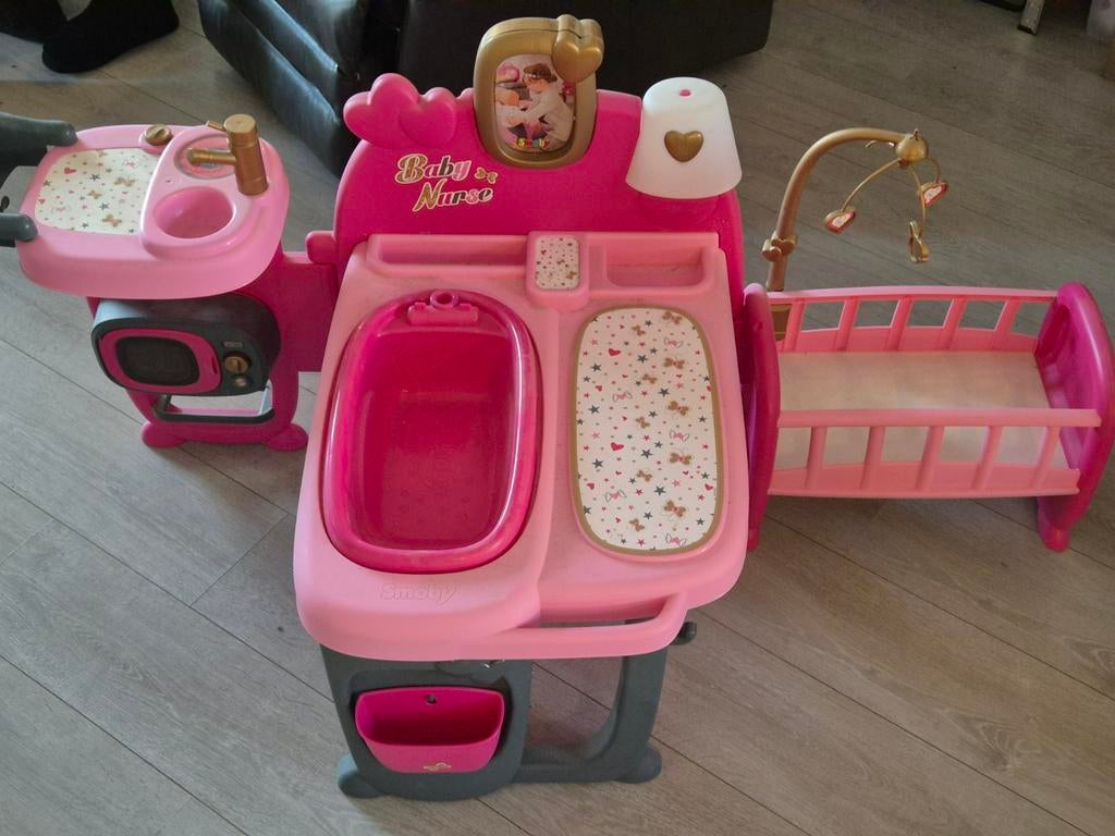 Smoby baby nurse - poppenkeuken, - badkamer en slaapkamer, Ophalen, Gebruikt, Babypop