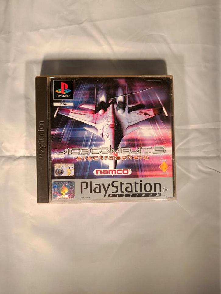 Ace combat 3 electrosphere playstation 1 compleet, Spelcomputers en Games, Games | Sony PlayStation 1, Gebruikt, Racen en Vliegen