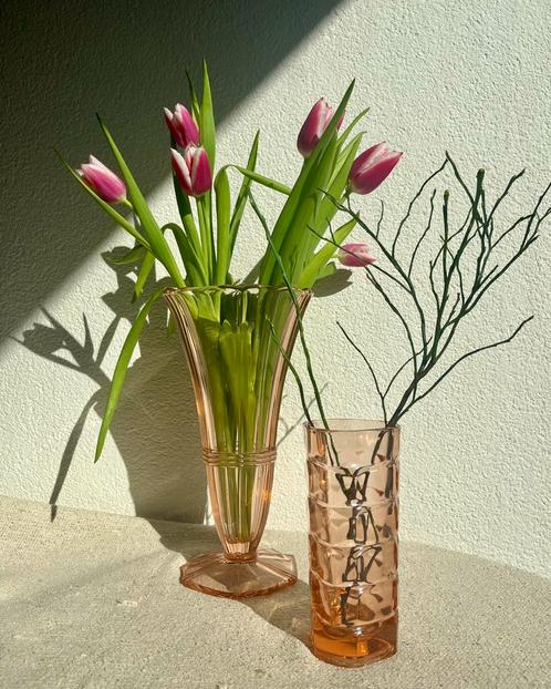 Vintage Trompetvaas art Deco lichtroze glaswerk zomer vaas, Antiek en Kunst, Antiek | Vazen, Ophalen of Verzenden