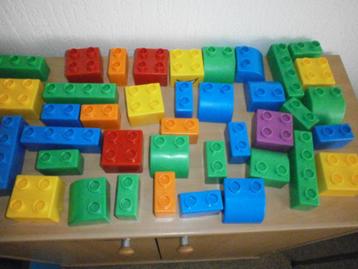 Originele LEGO Quatro bouwblokken met opbergbox beschikbaar voor biedingen
