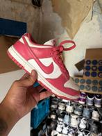 Nike Dunk Low Archeo Pink 38, Ophalen of Verzenden, Zo goed als nieuw, Roze, Sneakers of Gympen