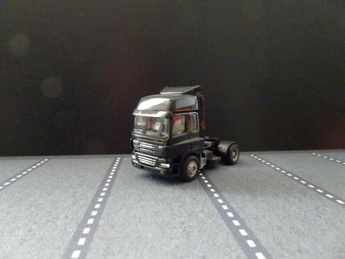 669 herpa daf cf 2-as trekker zwart 1:87 truck trein, Hobby en Vrije tijd, Modelauto's | 1:87, Zo goed als nieuw, Bus of Vrachtwagen