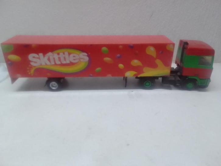 Daf 95 XF Lion SKITTLES, Hobby en Vrije tijd, Modelauto's | 1:50, Gebruikt, Bus of Vrachtwagen, Lion Toys, Ophalen of Verzenden