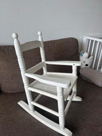 Houten Schommelstoel Kinderkamer beschikbaar voor biedingen