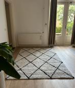 Hoogpolig berber vloerkleed zwart/wit, Ophalen, Gebruikt, Zwart, 150 tot 200 cm