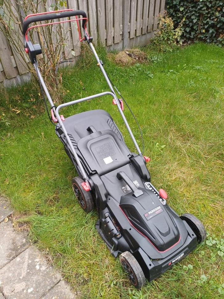Defecte Parkside Grasmaaier 2KW - Motor OK, mes draait niet., Tuin en Terras, Grasmaaiers, Gebruikt, Ophalen