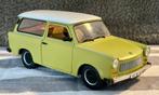 Trabant 601 Kombi model 1:18 - zachtgroen met wit dak, Ophalen of Verzenden, Zo goed als nieuw, Overige merken