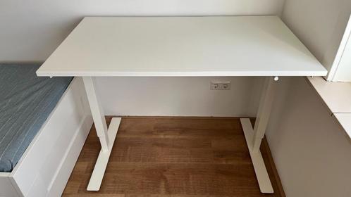 IKEA TROTTEN bureau, Huis en Inrichting, Bureaus, Gebruikt, Stabureau, In hoogte verstelbaar, Ophalen