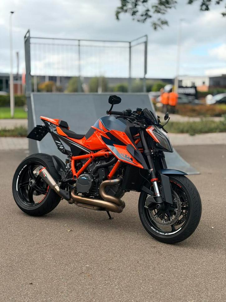 KTM 1290 superduke R winglets,Austin racing,glascoating, Motoren, Motoren | KTM, Particulier, Naked bike, 2 cilinders, ABS, Cruise Control