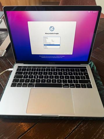 MacBook Pro 13-inch Retina 2016 8GB/256GB beschikbaar voor biedingen