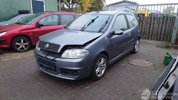 Fiat Punto 2004 1.4 16v 843A1 Grijs 600 onderdelen beschikbaar voor biedingen