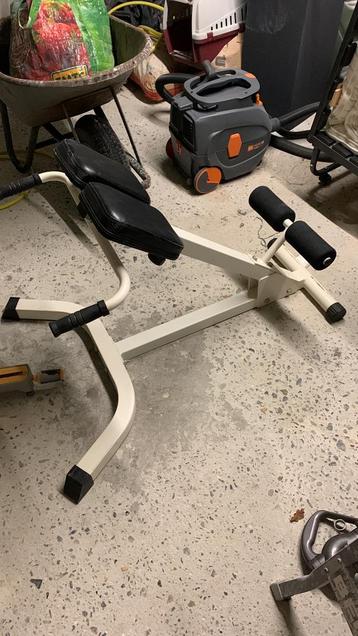 Rugbankje ook voor dippen beschikbaar voor biedingen