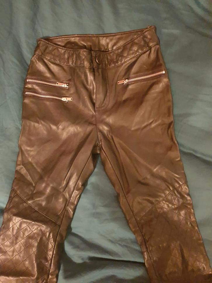 Coolcat nep leren broek met ritsjes 134 140 lederlook, Kinderen en Baby's, Kinderkleding | Maat 134, Zo goed als nieuw, Meisje