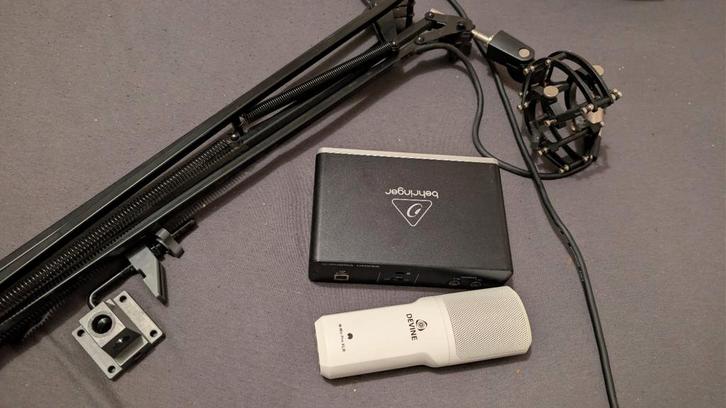 Devine studio/stream microfoon set met Behringer interface, Muziek en Instrumenten, Microfoons, Zo goed als nieuw, Studiomicrofoon