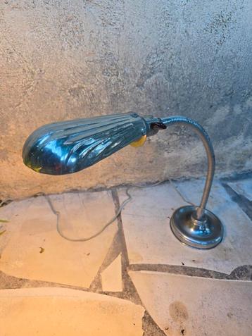 Antieke metalen tafellamp, Franse industriële werkplaatslamp beschikbaar voor biedingen