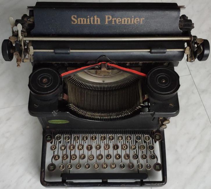 Smith Premier model 50 antieke typemachine 1925 NL toetsen, Antiek en Kunst, Antiek | Kantoor en Zakelijk, Ophalen