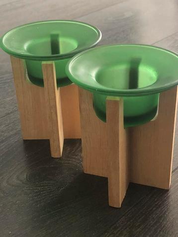 Vintage Glazen kandelaars in houten houder 2x beschikbaar voor biedingen