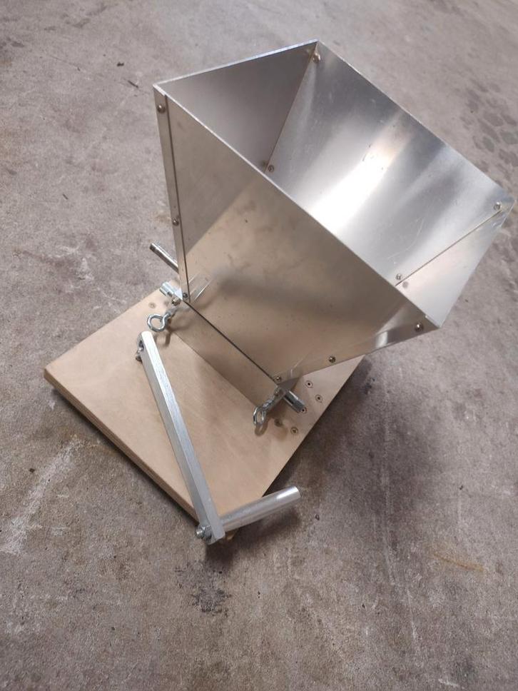 Moutmolen RVS 2 walsen met bodemplaat, Hobby en Vrije tijd, Overige Hobby en Vrije tijd, Gebruikt, Ophalen of Verzenden