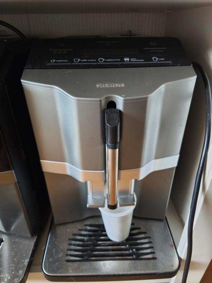 Siemens Q300 Koffiemachine - Onderhoud Nodig 2x, Witgoed en Apparatuur, Koffiezetapparaten, Gebruikt, Koffiebonen, Koffiemachine