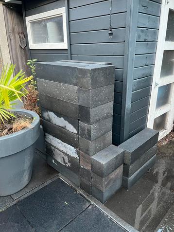 wallblocks antraciet beschikbaar voor biedingen