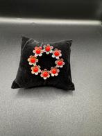 Vintage Bloemen Broche met Rode Details, 4 tot 7 cm, Ophalen of Verzenden, Met edelsteen, Rood