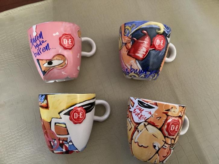 4x Douwe Egberts DE mokken voor o.a. Senseo, Huis en Inrichting, Keuken | Servies, Nieuw, Kop(pen) en/of Schotel(s), Overige stijlen